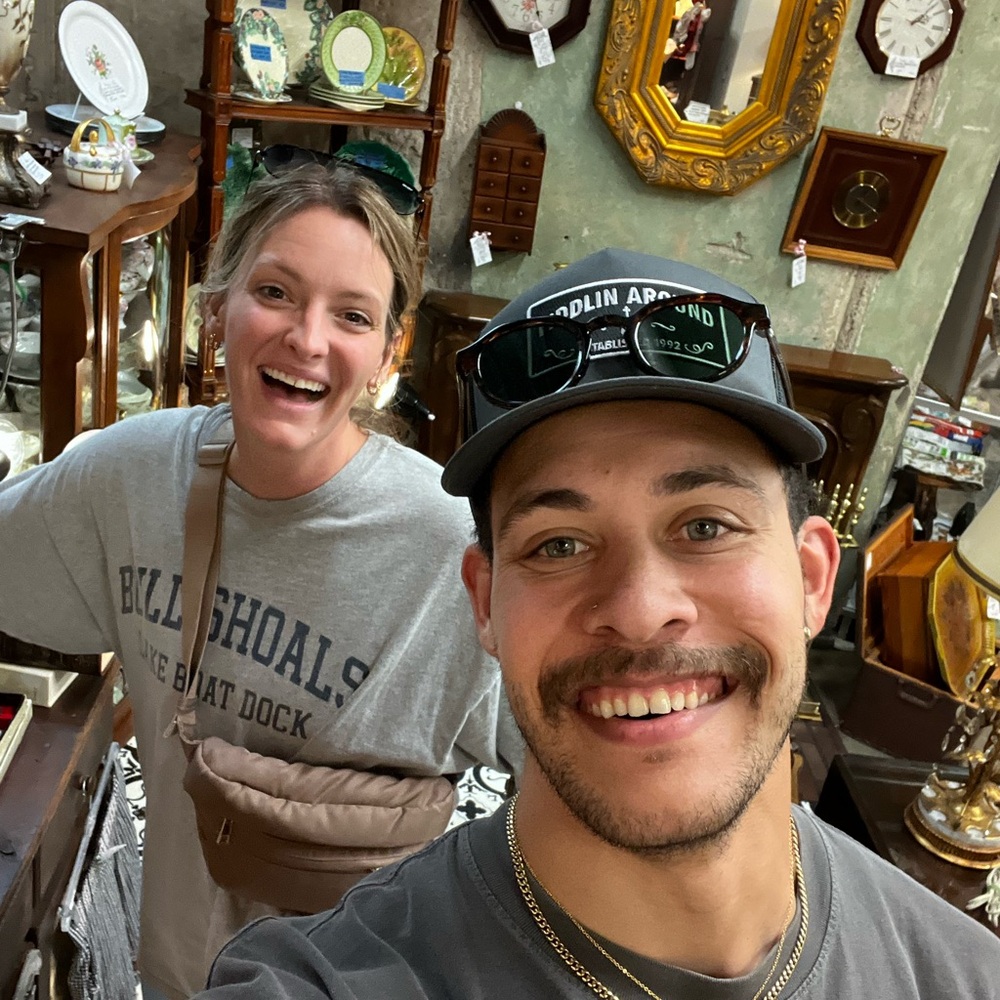 Meet your Posher’s, Brooke and Jordan.